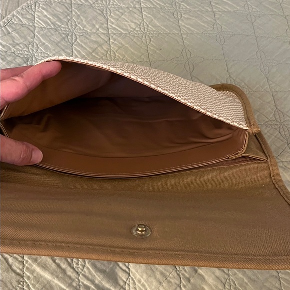 Vintage Woven Straw Clutch, with a floral embroidery design - Picture 12 of 15